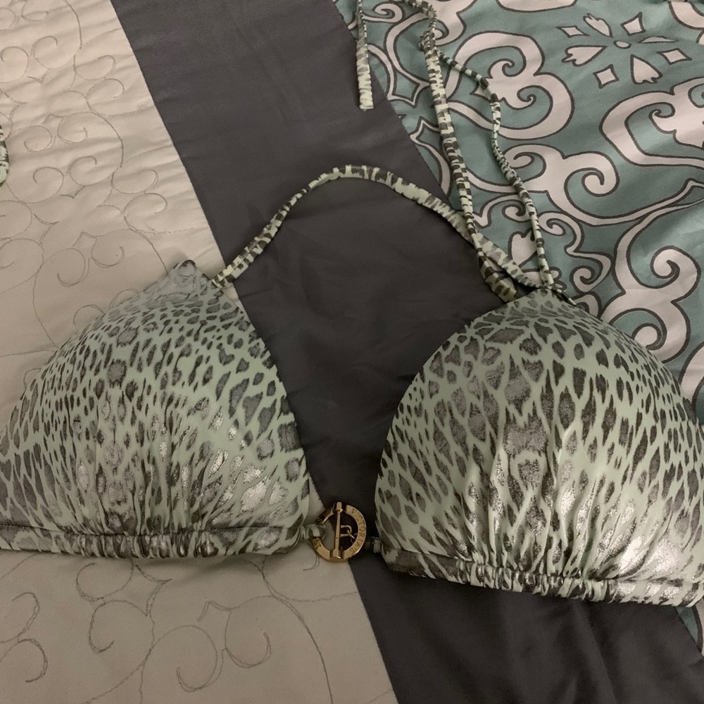 Victoria’s Secret bikini top